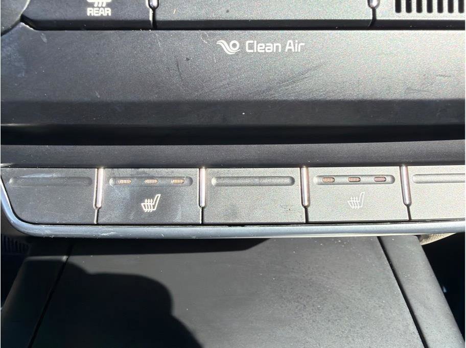 Used 2018 Kia Sorento LX image 20