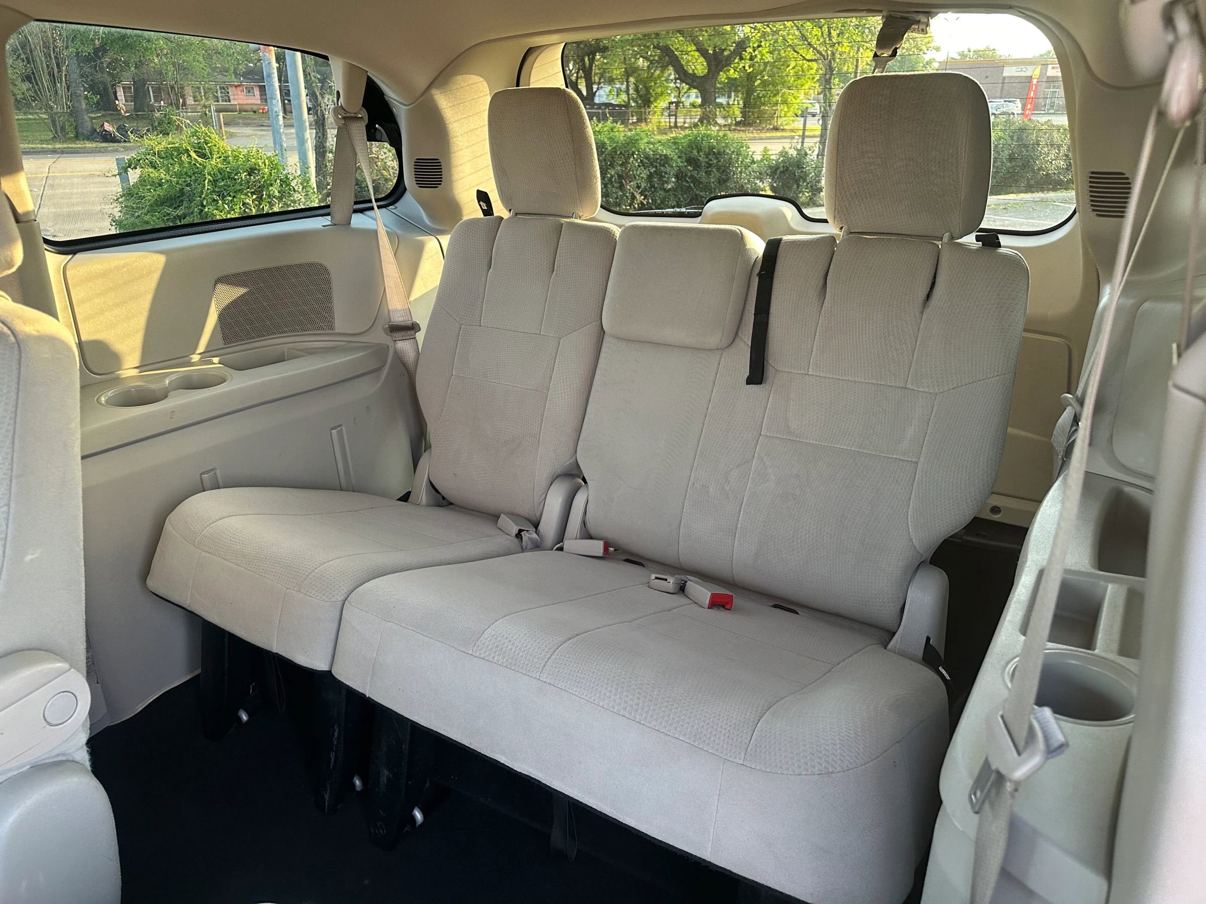 Used 2012 Dodge Grand Caravan SE image 13