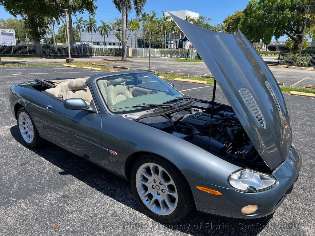 Used 2001 Jaguar XKR Convertible RWD image 32