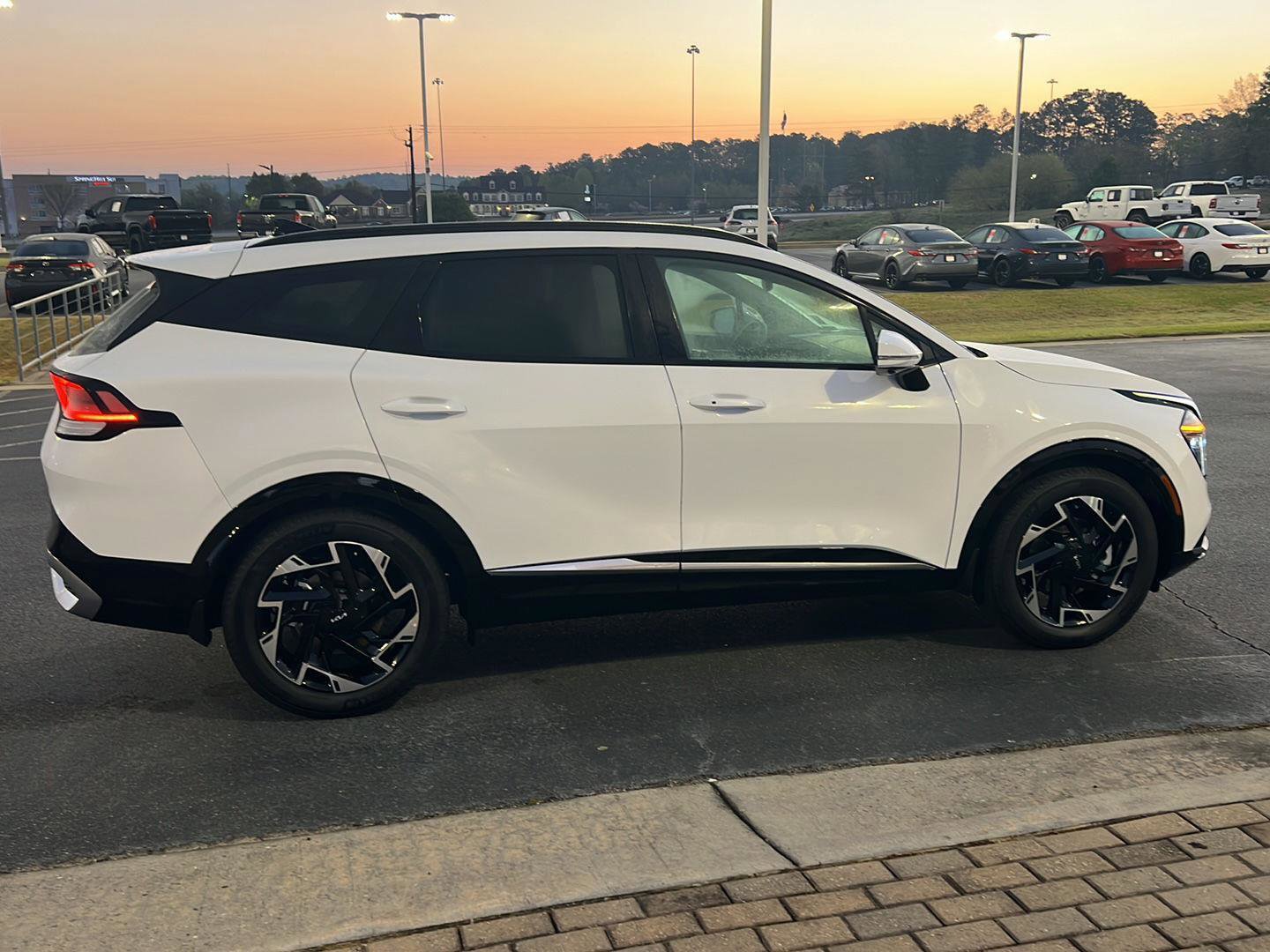 Used 2023 Kia Sportage SX image 7