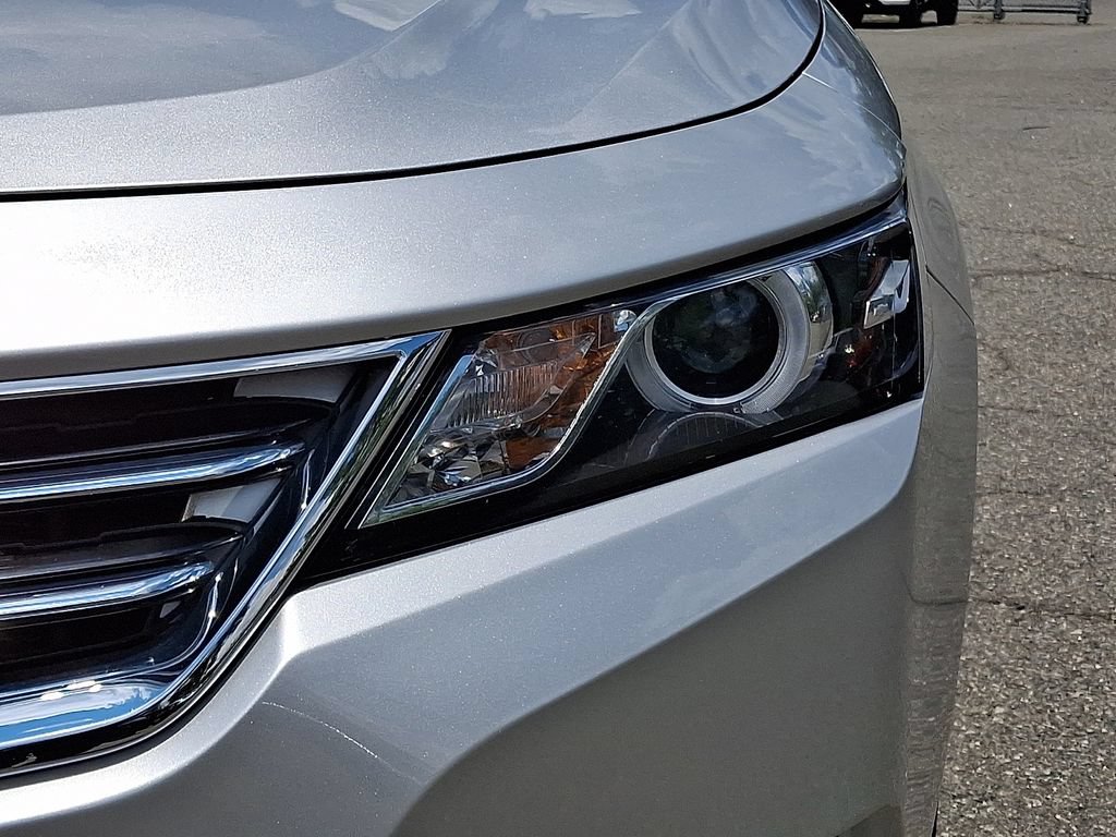 Used 2015 Chevrolet Impala LTZ FWD image 9