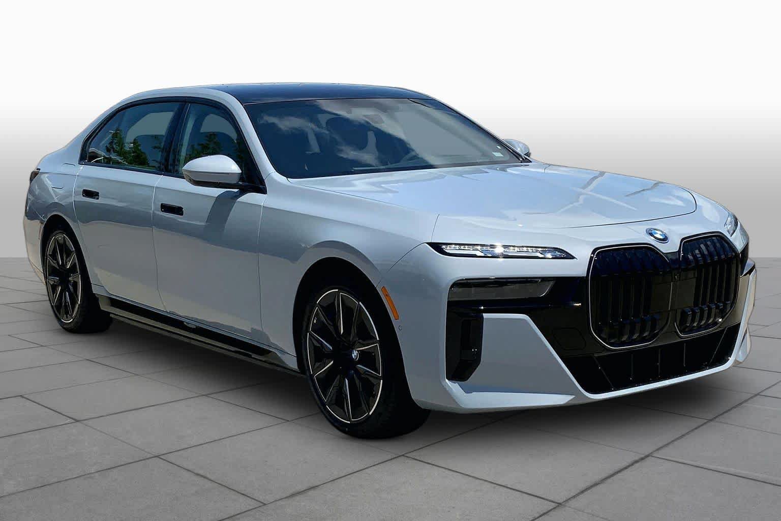 New 2026 BMW 750e xDrive w/ Executive Package AWD/4WD image 2