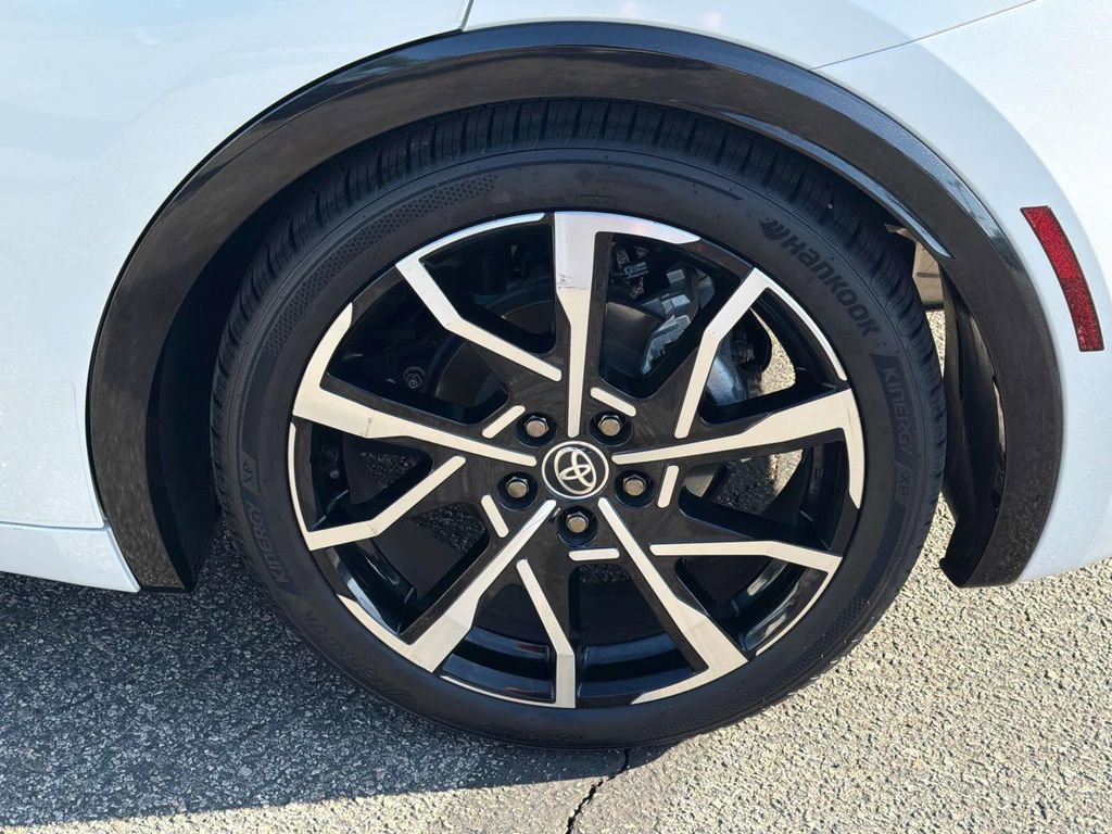 Used 2023 Toyota Prius Prime FWD image 31