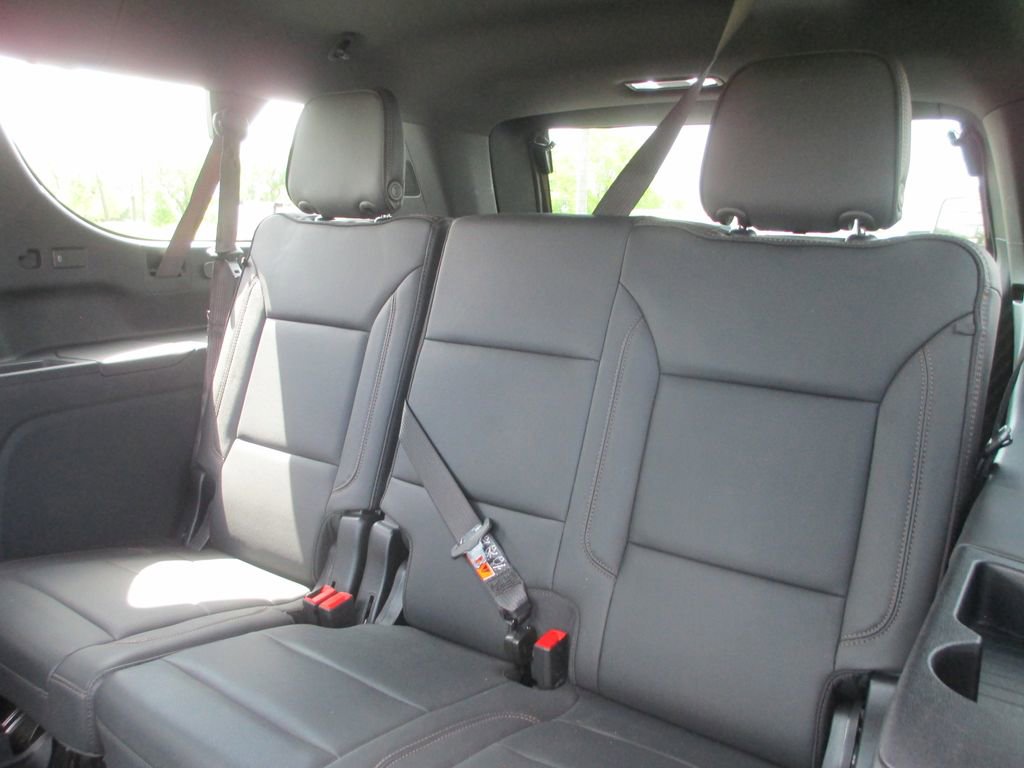 Used 2025 Chevrolet Suburban High Country AWD/4WD image 25