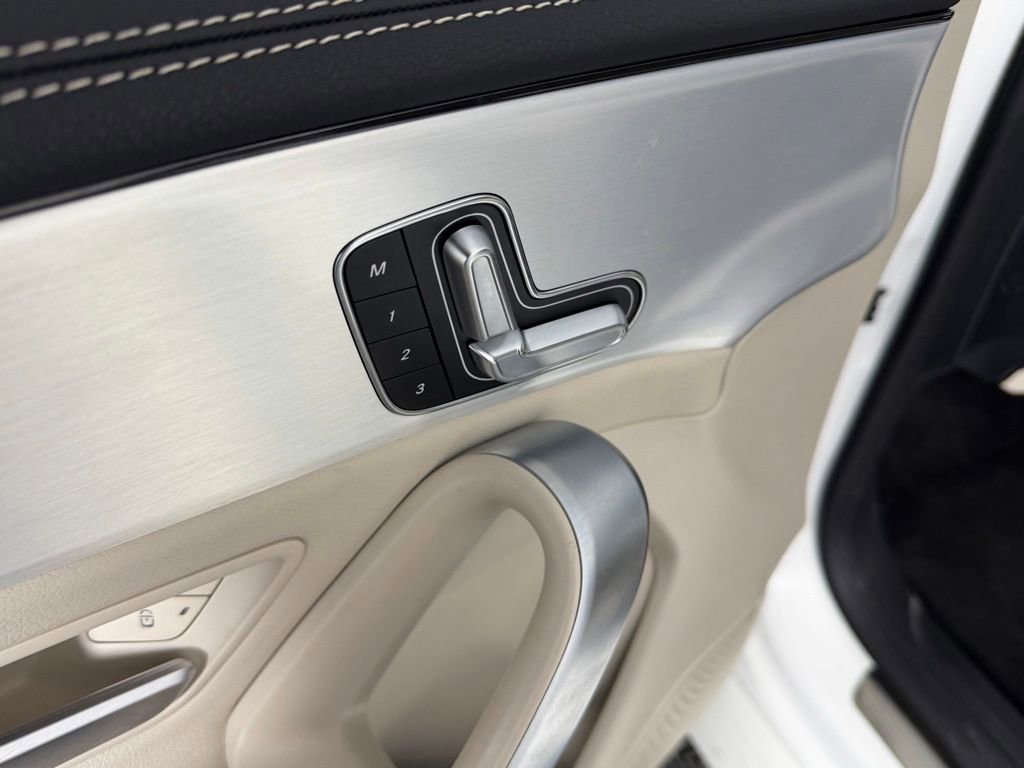 Used 2025 Mercedes-Benz CLA 250 image 21