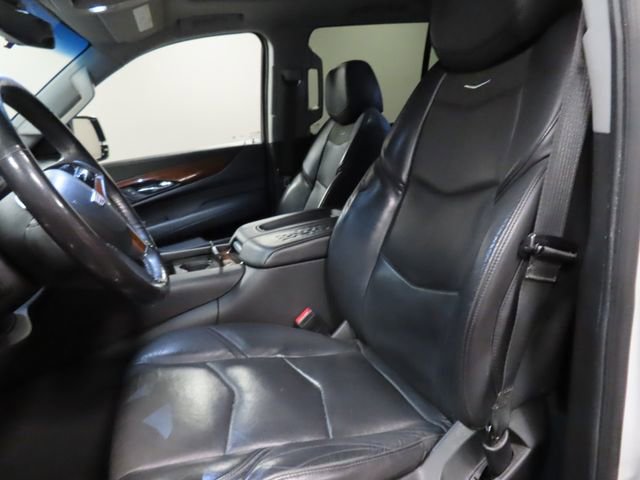 Used 2019 Cadillac Escalade Premium Luxury w/ LPO, Radiant Package image 17