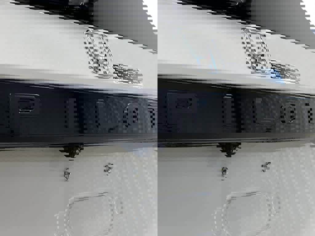 New 2025 Honda Pilot Touring image 7