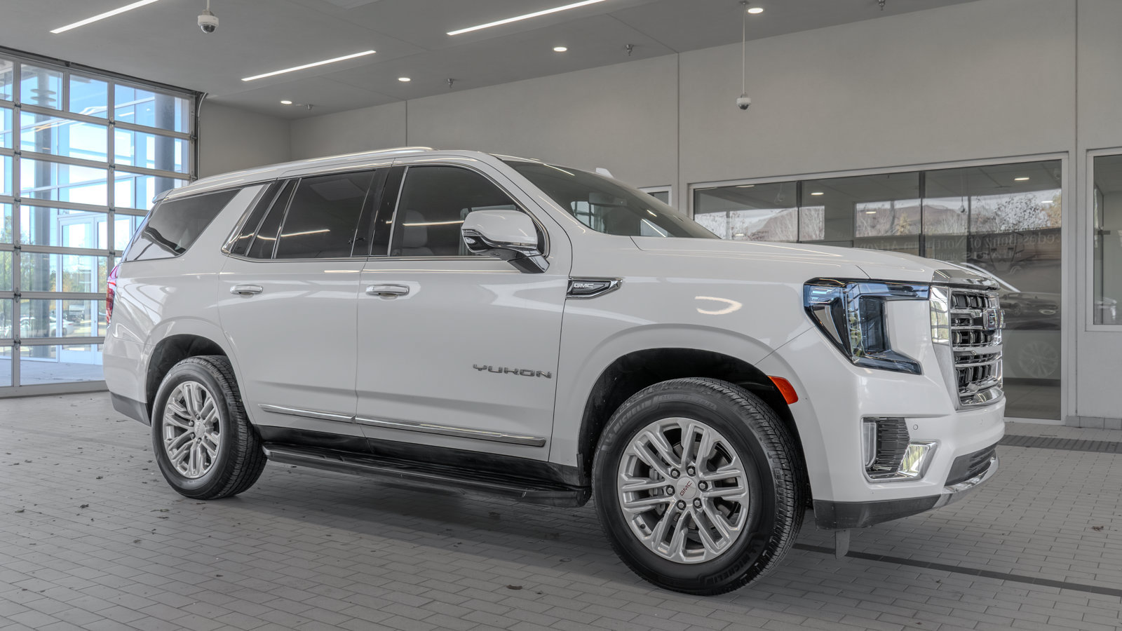 Used 2022 GMC Yukon SLT w/ SLT Premium Package AWD/4WD image 12