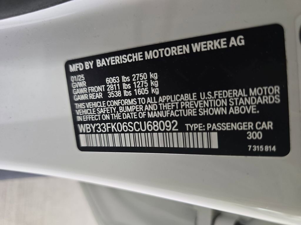 Used 2025 BMW i5 eDrive40i w/ Premium Package image 34