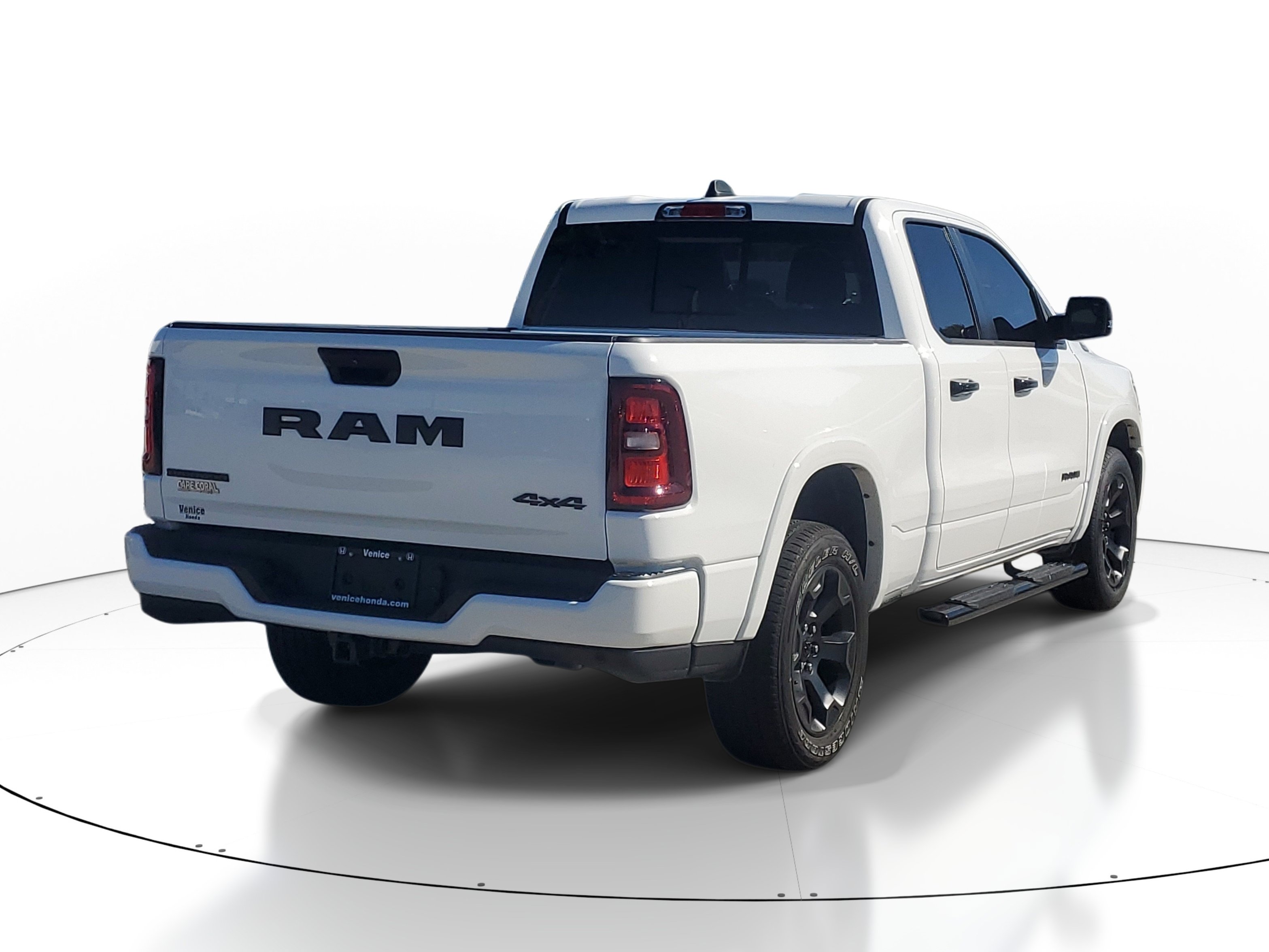 Used 2025 RAM 1500 Big Horn AWD/4WD image 6