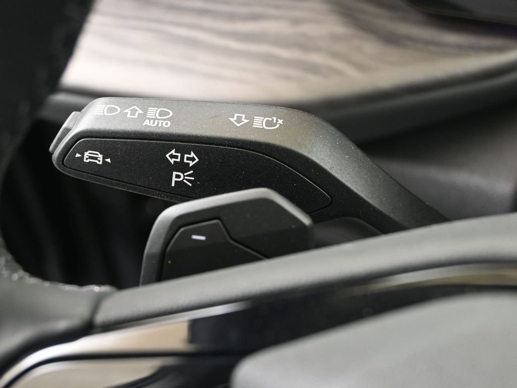 Used 2025 Audi Q5 Premium w/ Convenience Package image 28