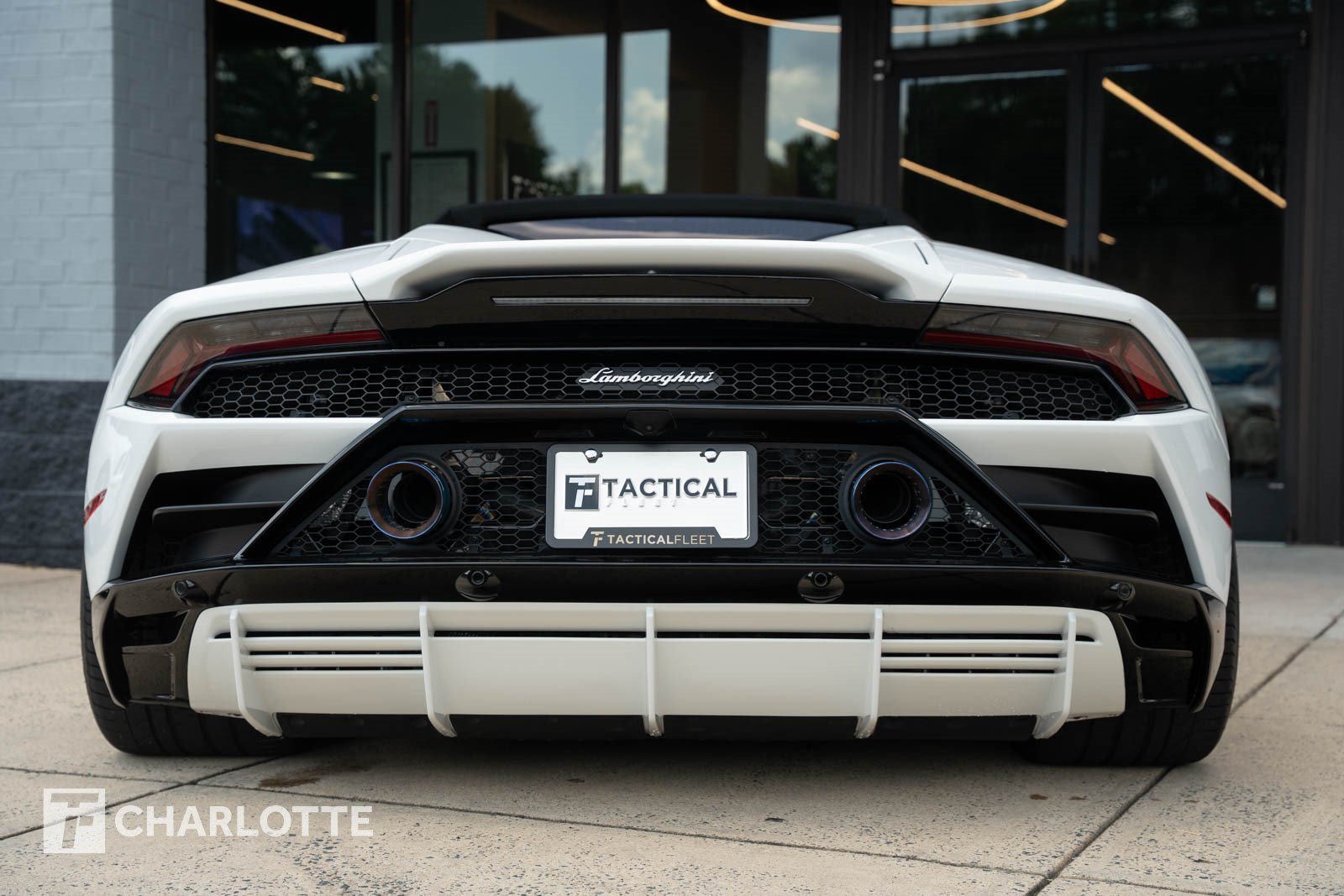Used 2024 Lamborghini Huracan EVO AWD/4WD image 16