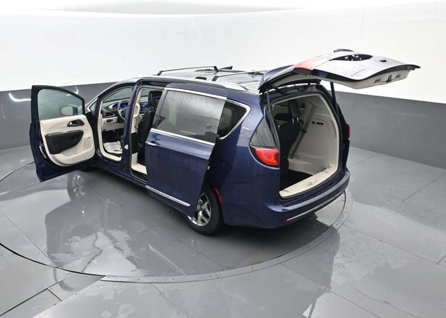 Used 2019 Chrysler Pacifica Limited FWD image 32
