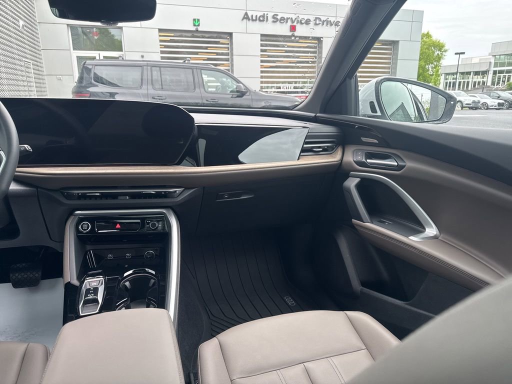 Used 2025 Audi Q5 Premium Plus w/ Premium Plus AWD/4WD image 16
