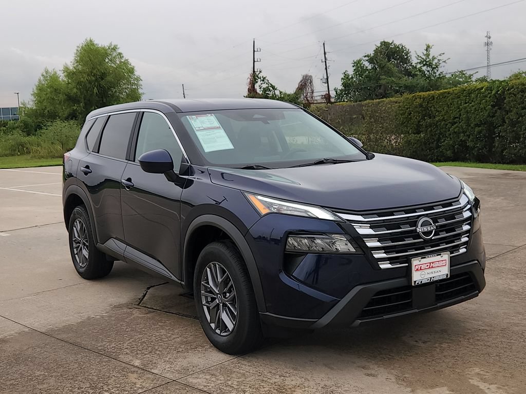 Used 2026 Nissan Rogue SV FWD image 3