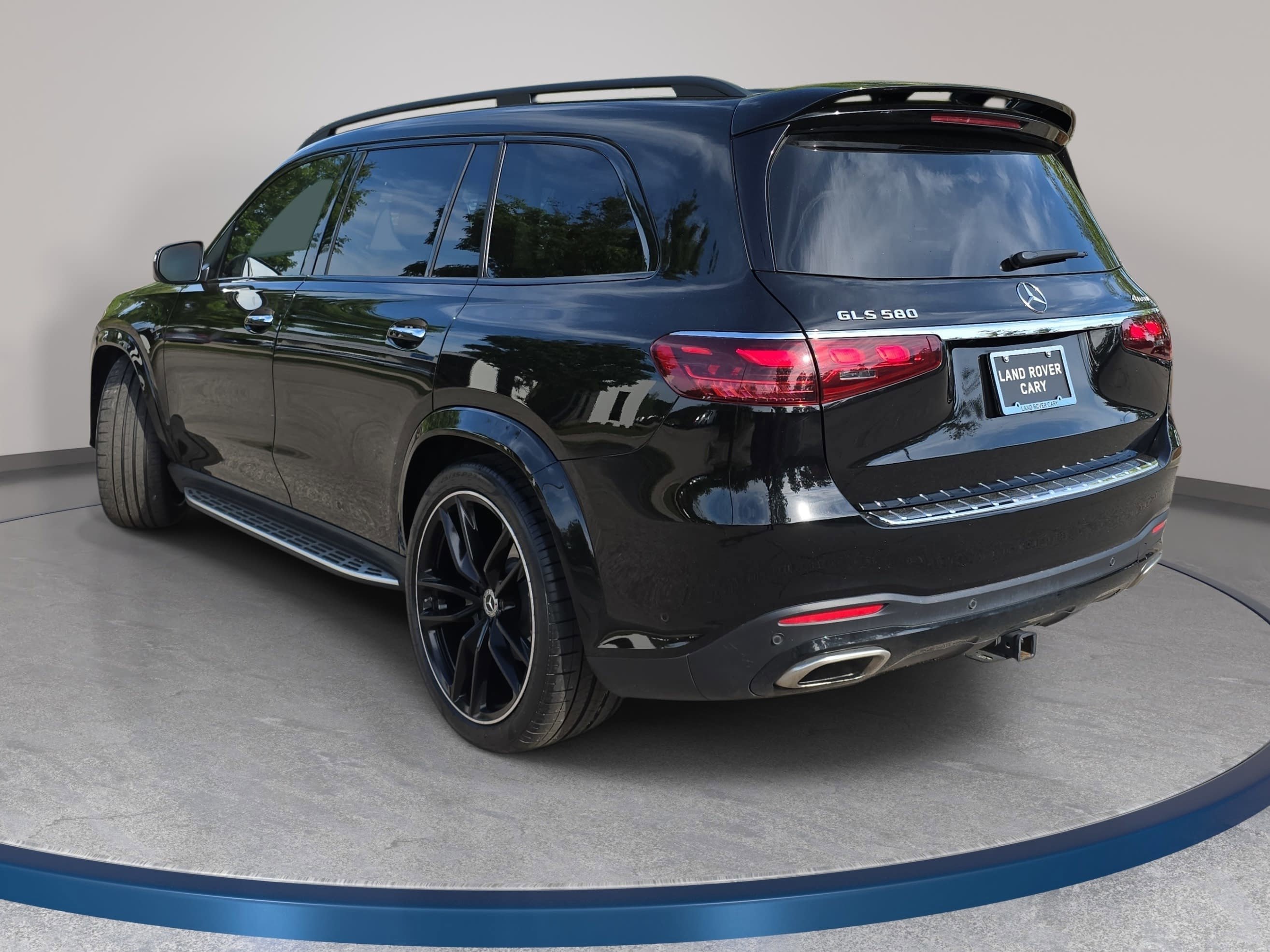 Used 2024 Mercedes-Benz GLS 580 4MATIC image 7