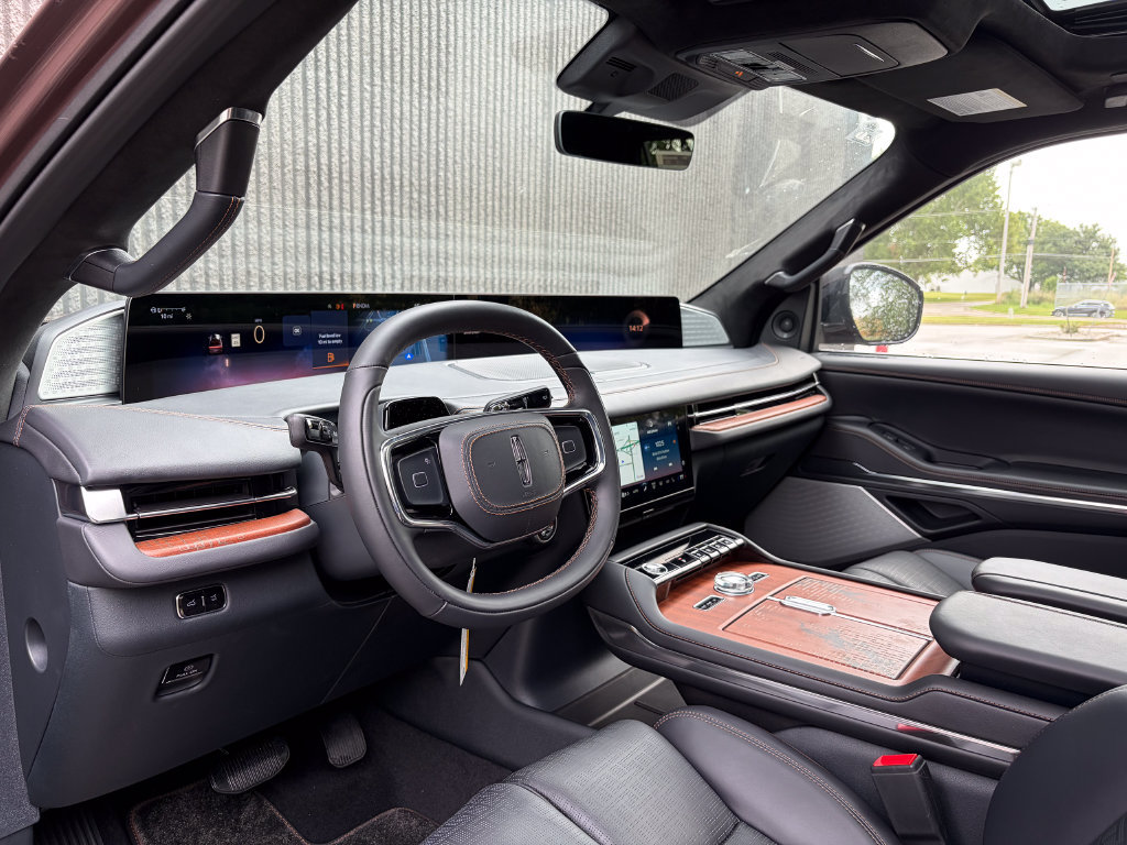 New 2027 Lincoln Navigator Black Label AWD/4WD image 11