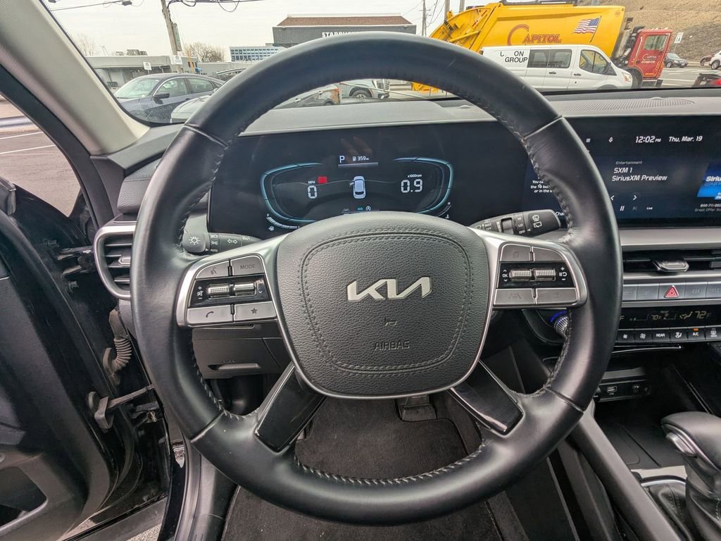 Used 2025 Kia Telluride S image 17