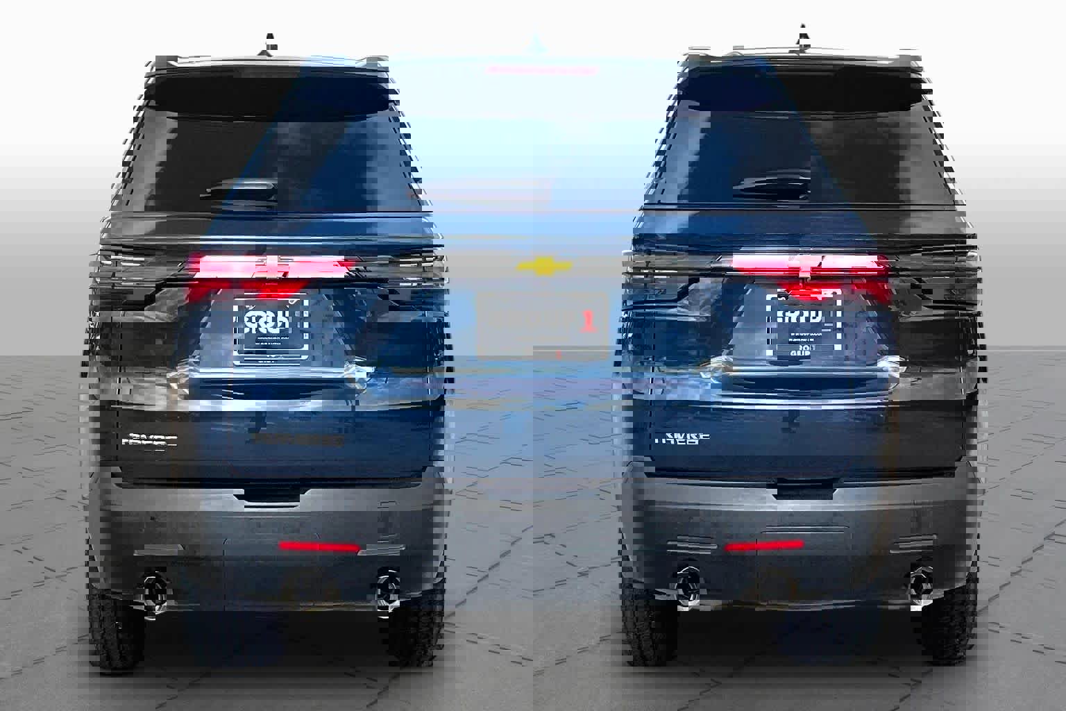 Used 2022 Chevrolet Traverse LS FWD image 5