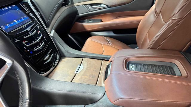 Used 2018 Cadillac Escalade ESV Premium Luxury image 29