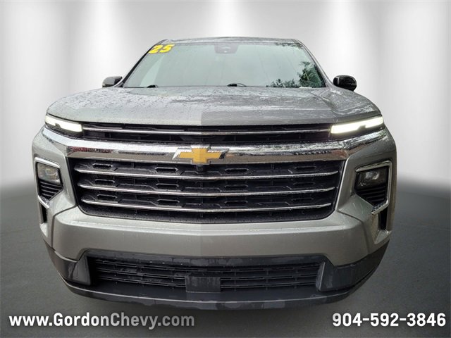 Used 2025 Chevrolet Traverse LT image 9