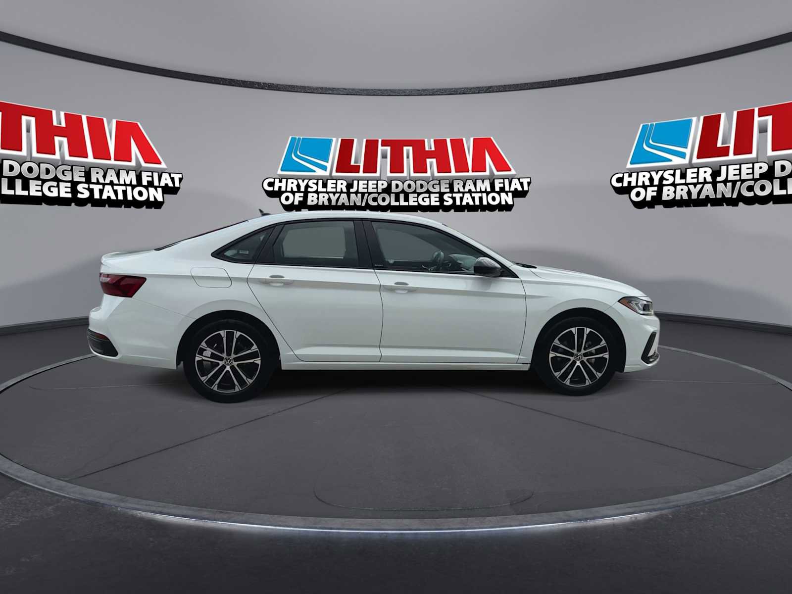 Used 2025 Volkswagen Jetta Sport image 9