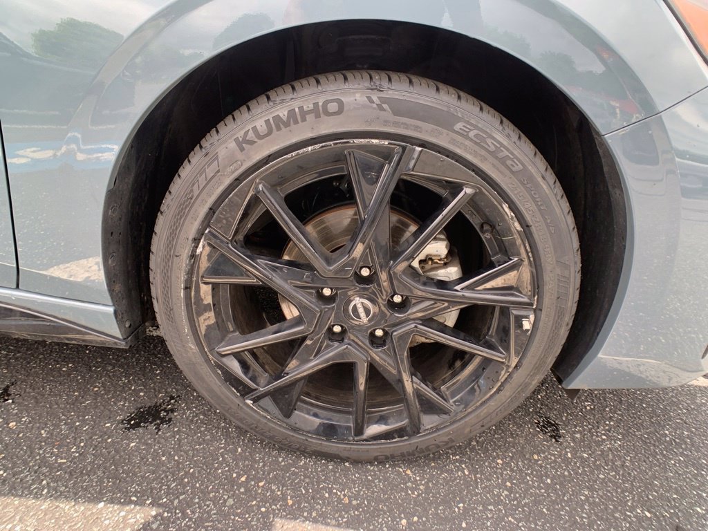Used 2025 Nissan Sentra SR w/ Midnight Edition FWD image 32