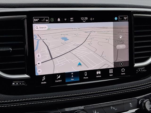 Used 2024 Chrysler Pacifica Select image 20