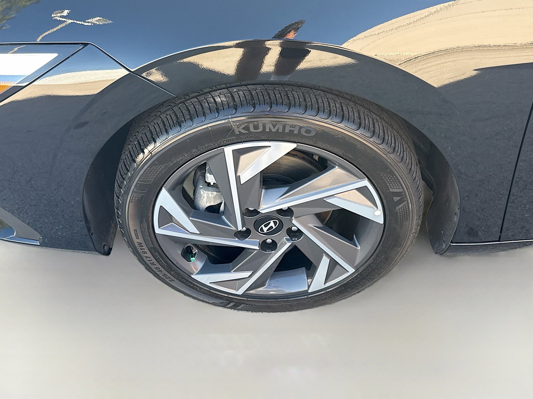 Used 2025 Hyundai Elantra Sport image 33