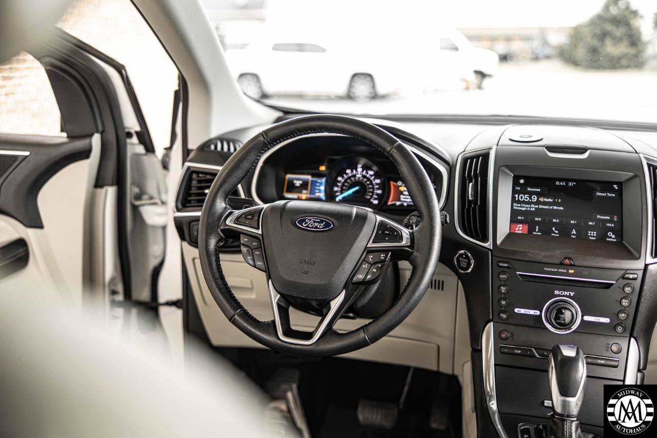 Used 2016 Ford Edge Titanium w/ Technology Package AWD/4WD image 18