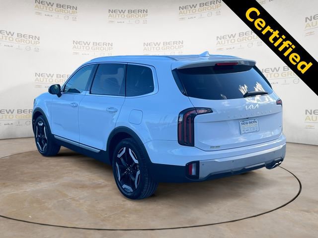 Used 2024 Kia Telluride EX w/ EX Captain's Chair Package image 3