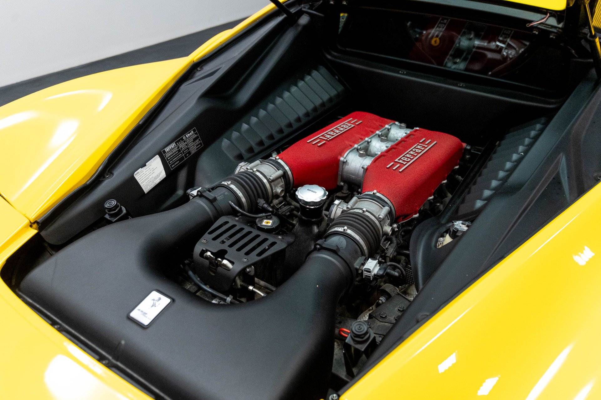 Used 2010 Ferrari 458 Italia Coupe RWD image 64