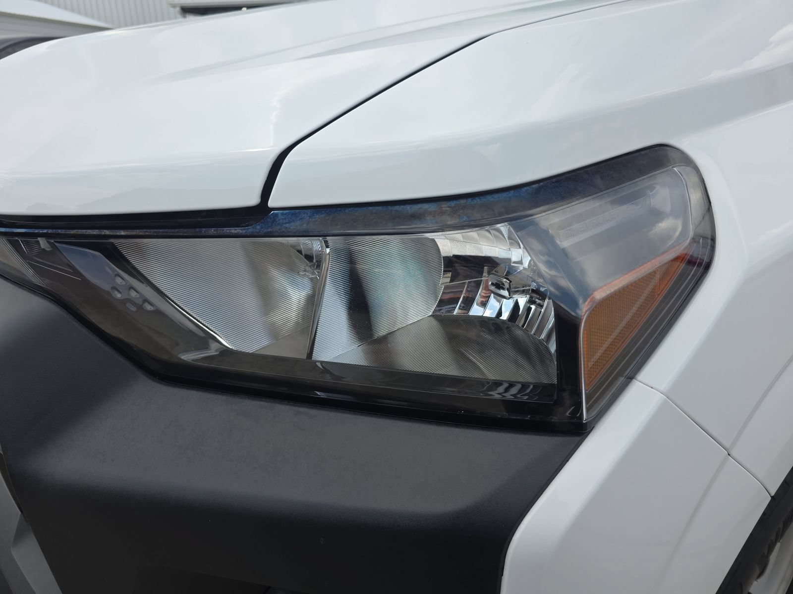 Used 2024 Chevrolet Colorado W/T w/ Safety Package RWD image 28