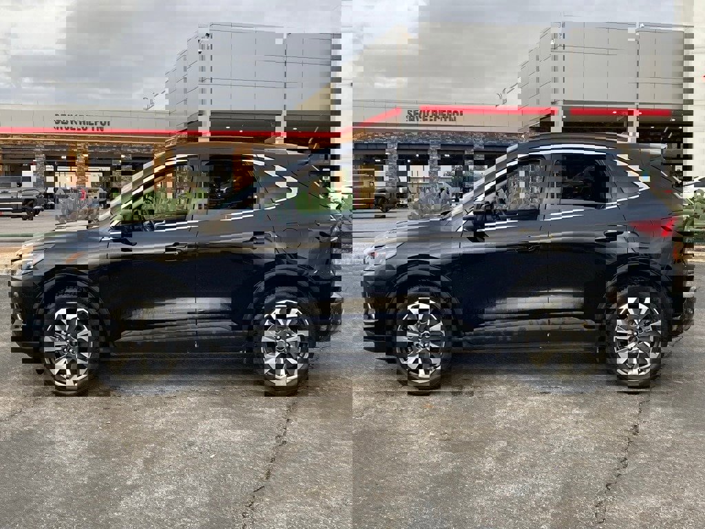 Used 2023 Ford Escape Platinum image 7