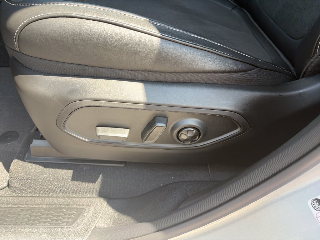 New 2026 Jeep Grand Cherokee Altitude RWD image 11
