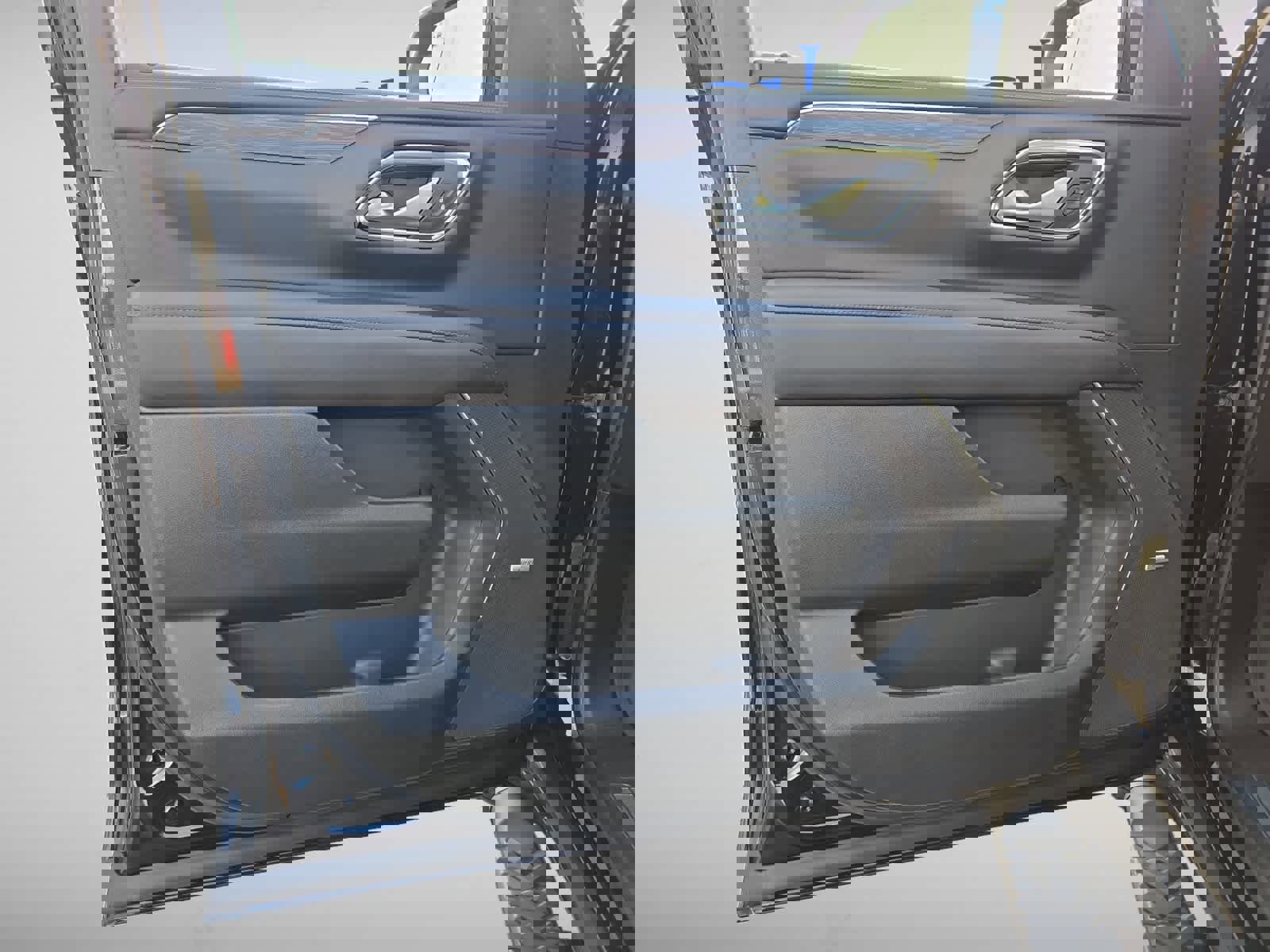 Used 2022 Chevrolet Tahoe Z71 image 14