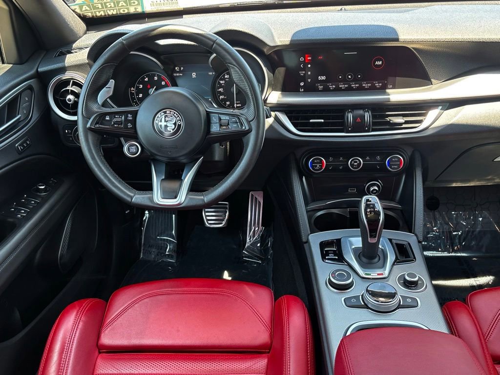 Used 2023 Alfa Romeo Stelvio Veloce AWD/4WD image 13