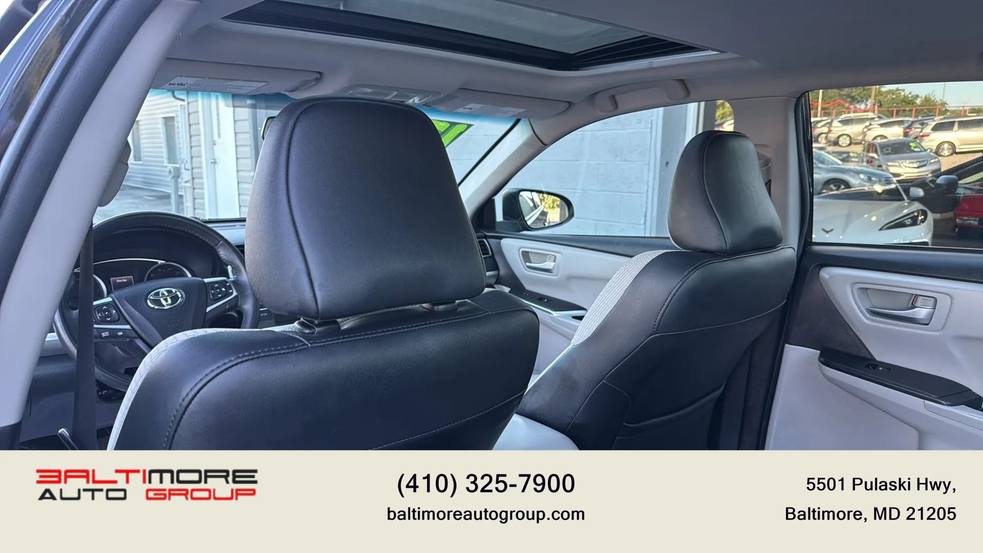 Used 2017 Toyota Camry SE w/ Moonroof Package FWD image 36