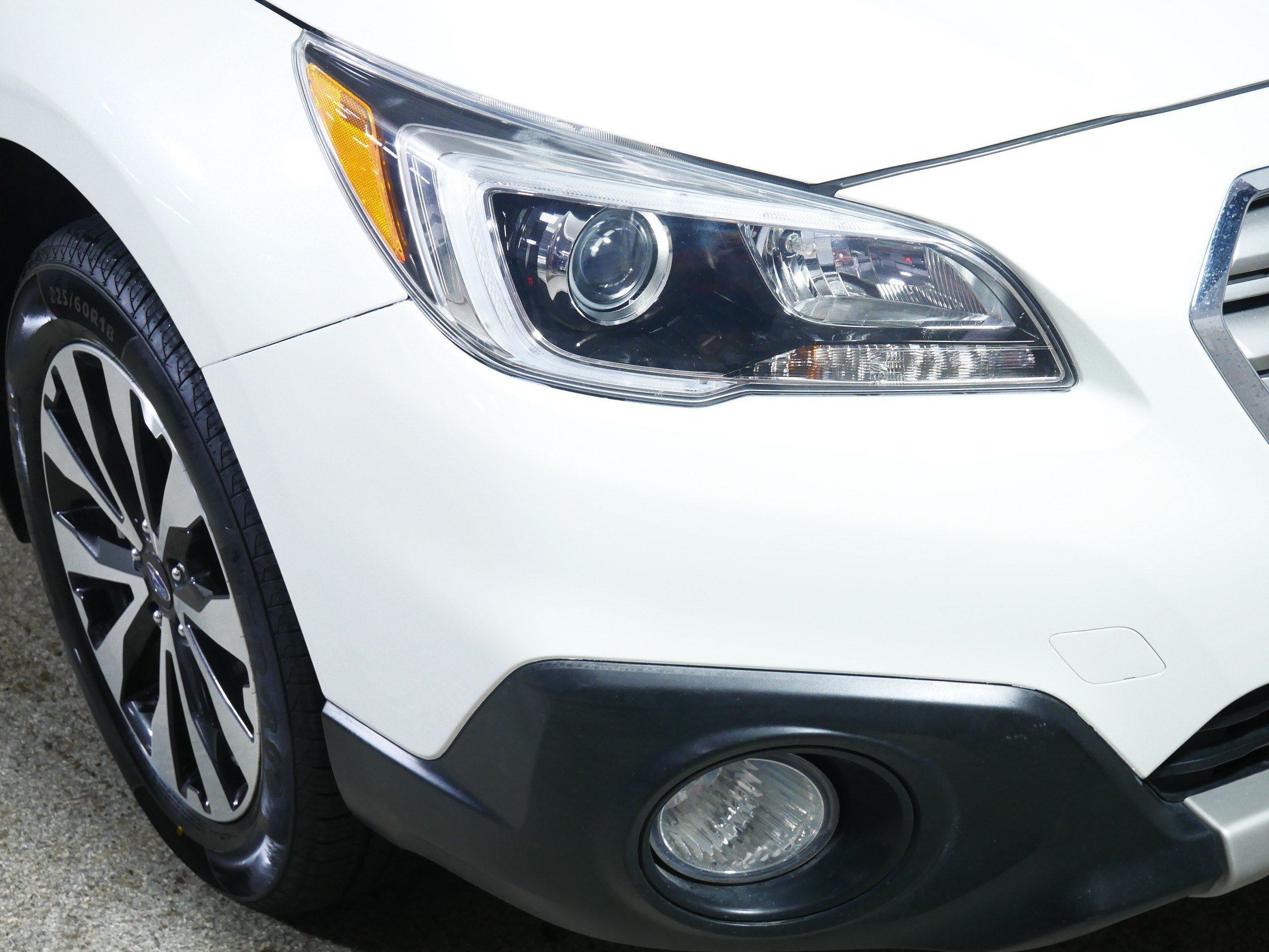 Used 2017 Subaru Outback 2.5i Limited AWD/4WD image 16