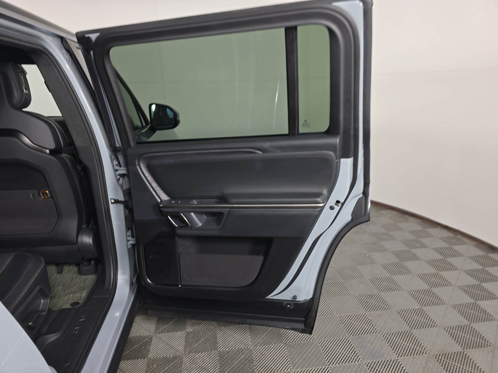 Used 2024 Rivian R1S Adventure Quad AWD/4WD image 19