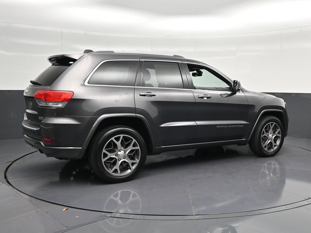 Used 2018 Jeep Grand Cherokee Limited RWD image 3