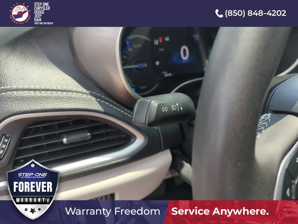 Used 2022 Chrysler Pacifica Touring-L FWD image 20