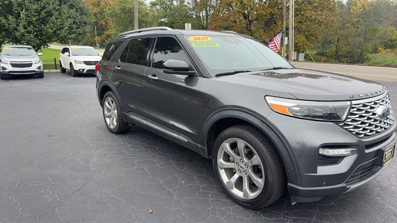 Used 2020 Ford Explorer Platinum w/ Premium Technology Package AWD/4WD image 2