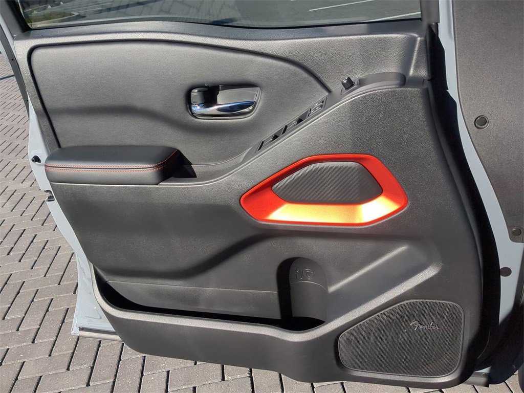 Used 2025 Nissan Frontier PRO-4X w/ Pro Premium Package image 32