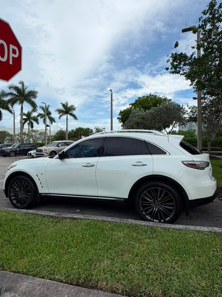 Used 2017 INFINITI QX70 2WD w/ Limited Package image 7