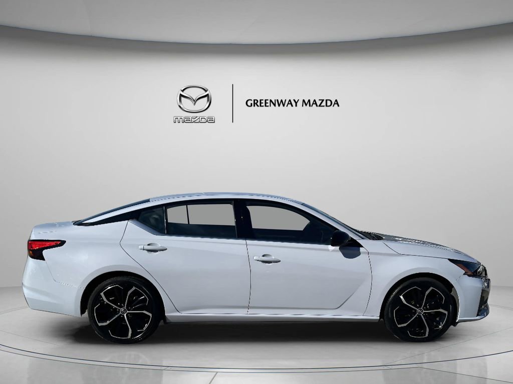 Used 2024 Nissan Altima 2.5 SR image 8