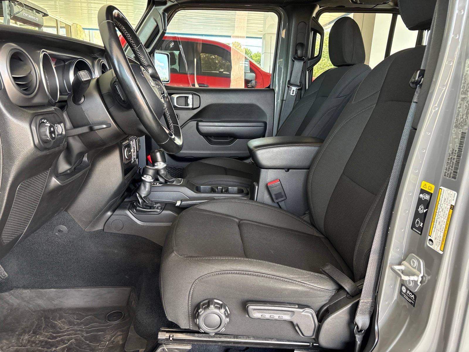 Used 2022 Jeep Gladiator Sport AWD/4WD image 13