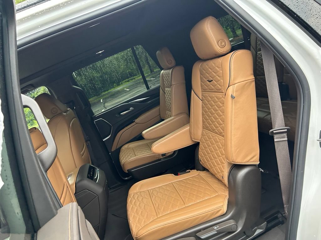 Used 2024 Cadillac Escalade Sport AWD/4WD image 42