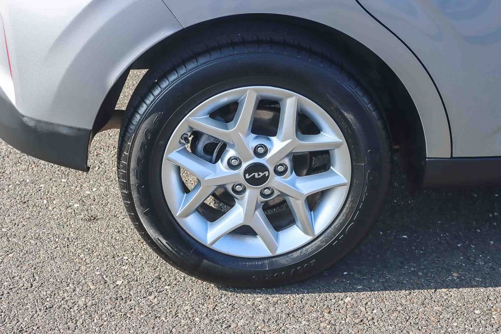 Used 2023 Kia Soul LX w/ LX Technology Package image 15