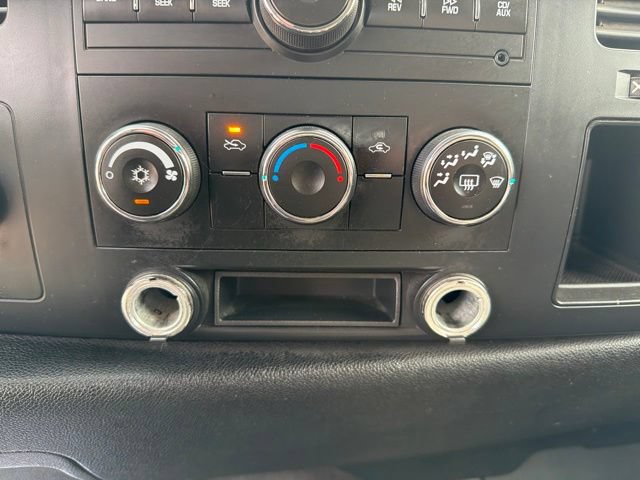 Used 2008 Chevrolet Silverado 2500 LT w/ EZ-Lift Tailgate Package AWD/4WD image 19